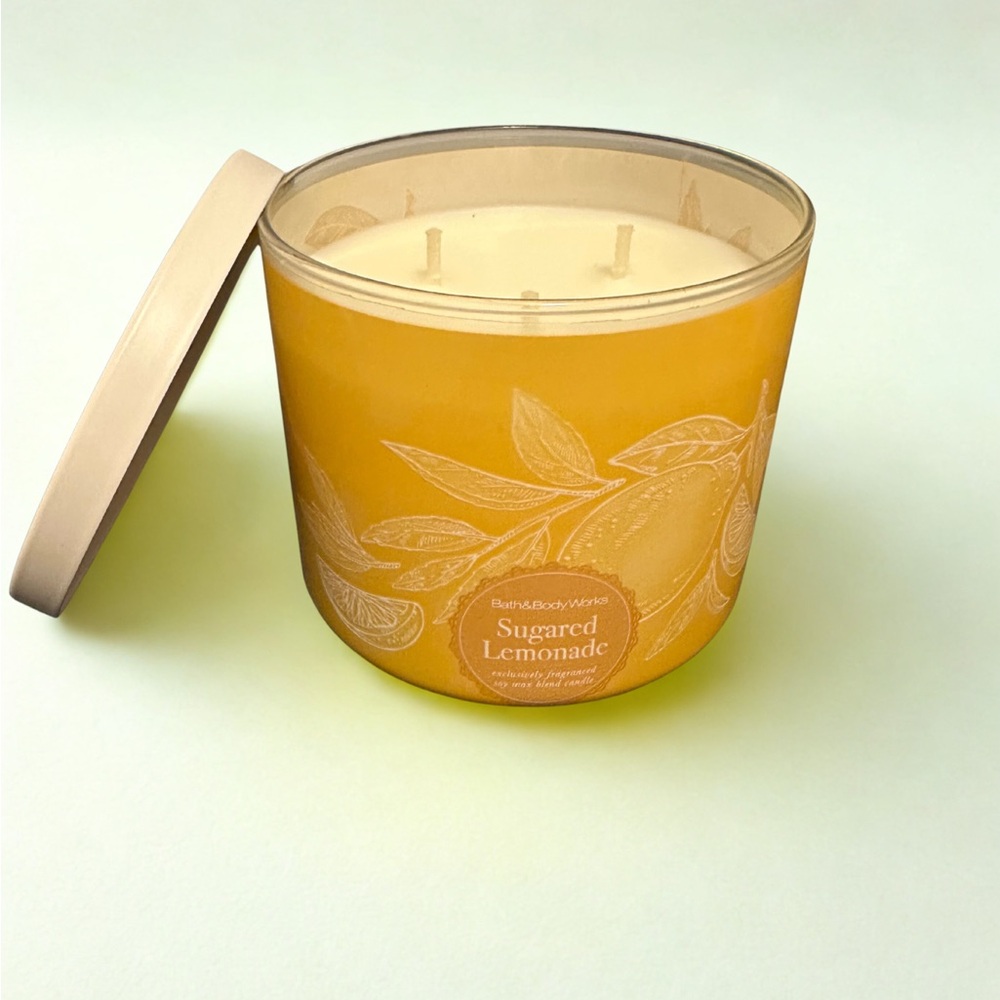 Bath & Body Works Sugared Lemonade Candle - Bright Yellow